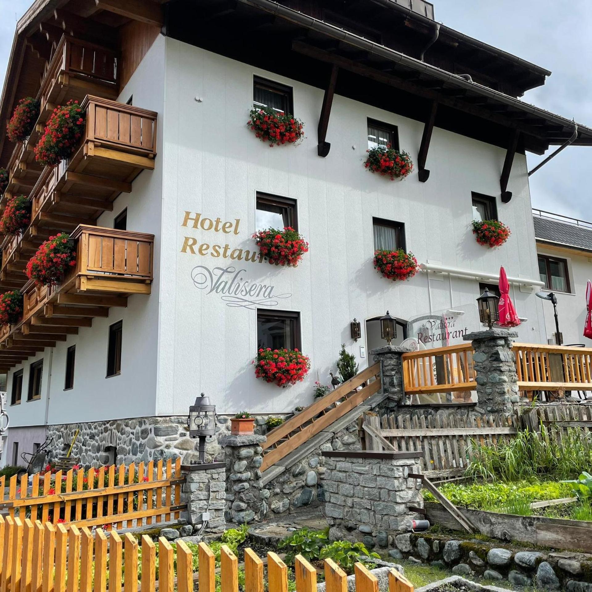 Hotel Valisera Galtür Exteriör bild